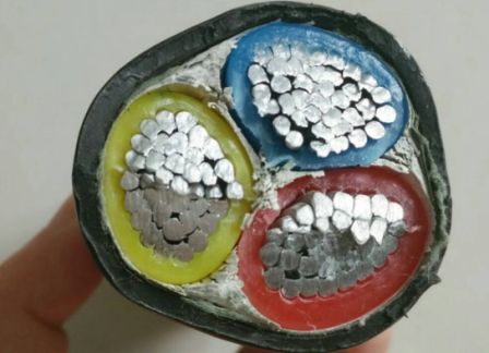 Силовой трехжильный кабель
