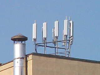 антенна сотовой связи на крыше 