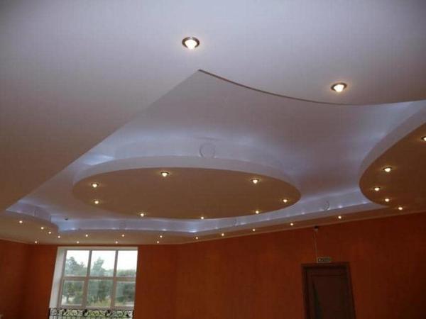 С помощью гипсокартона можно создать индивидуальный и неповторимый дизайн подвесного потолка