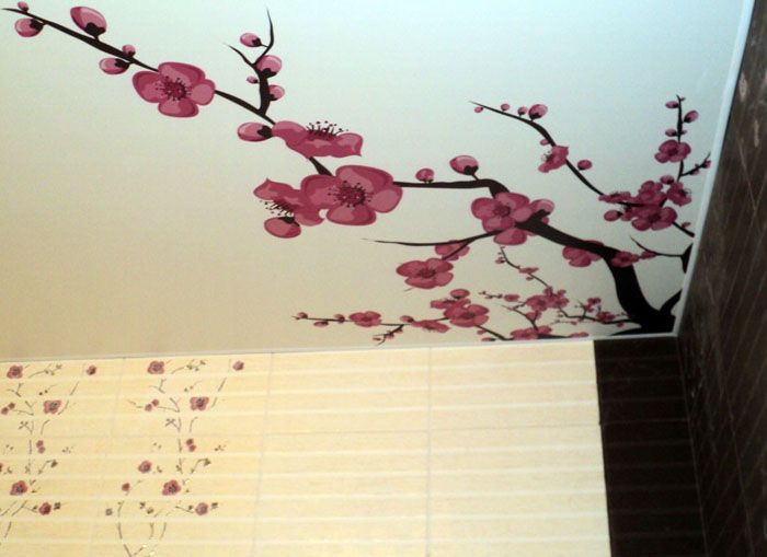 Японский стиль дополняется фотопечатью цветущей сакуры