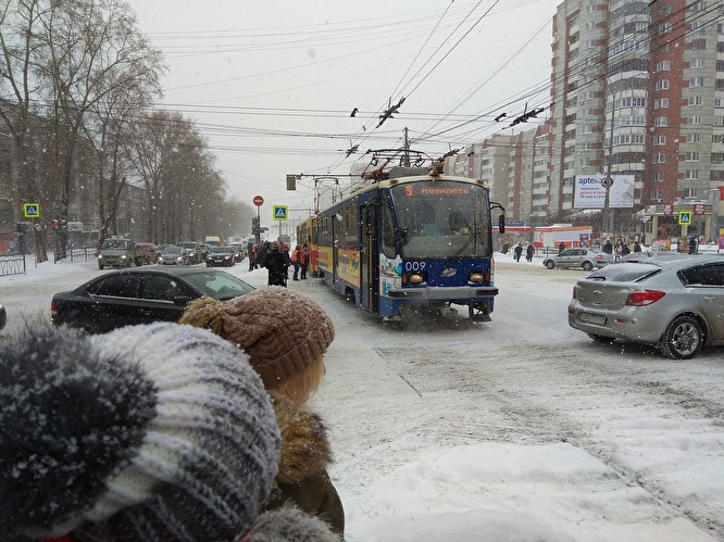 Массовое ДТП на проспекте Космонавтов