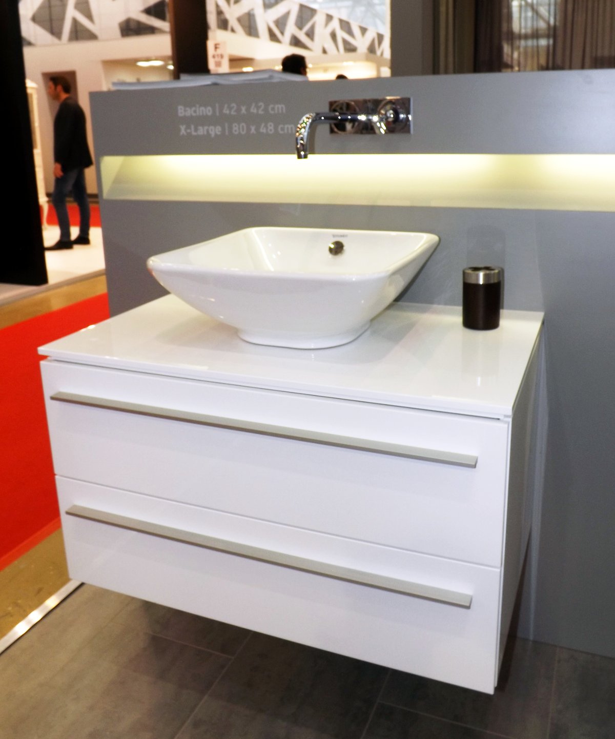 Накладная чаша от Duravit на выставке MosBuild 2014