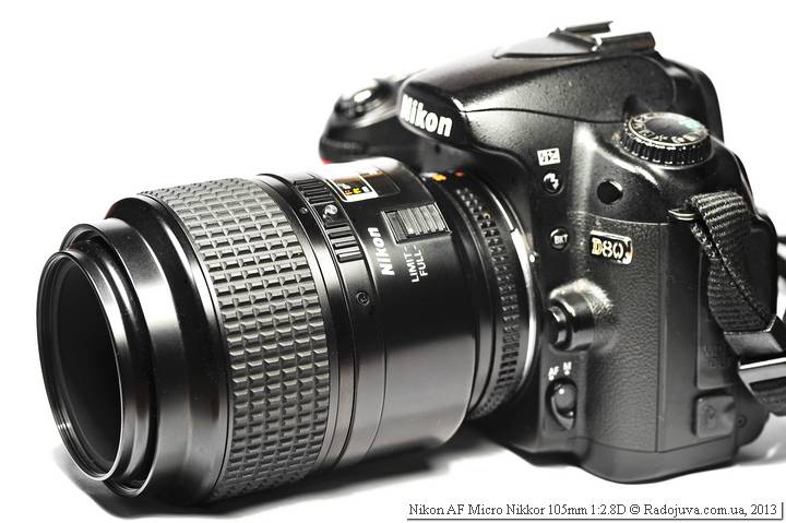Вид объектива Nikon AF 105 mm f 2.8 D Micro Nikkor на камере