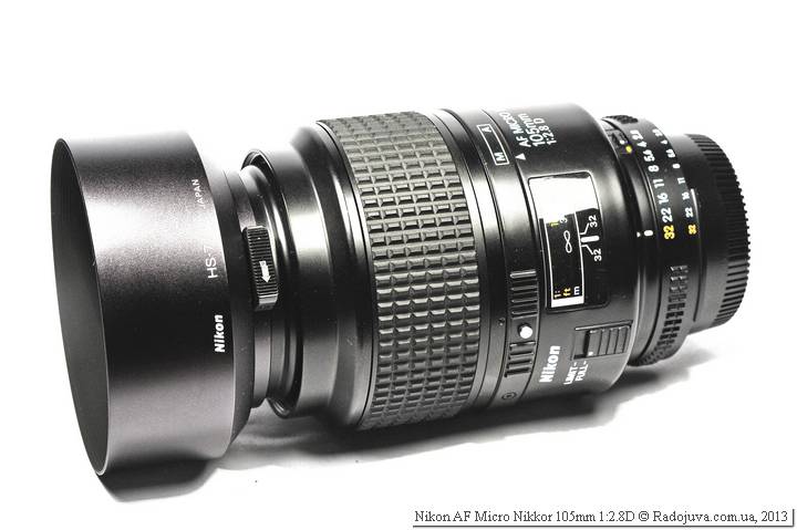 Вид объектива Nikon AF 105 mm f 2.8 D Micro Nikkor с блендой HS-7