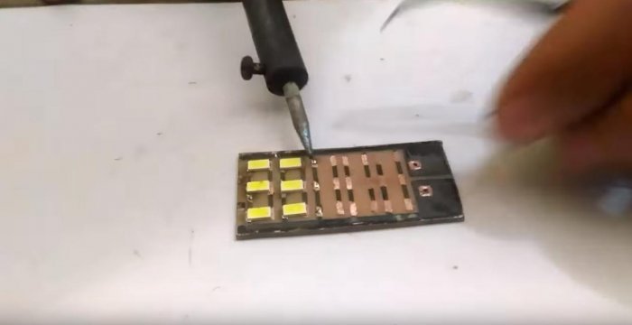 Быстрая распайка SMD компонентов с помощью утюга