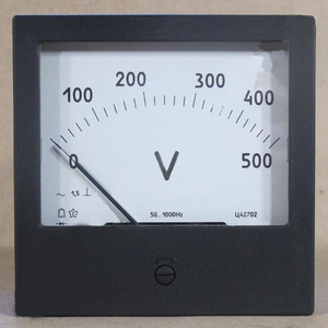 Измерительный прибор - вольтметр