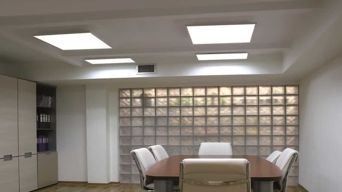 Освещение led-панелями