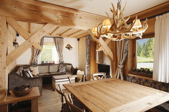 Деревянная люстра для домика в стиле кантри