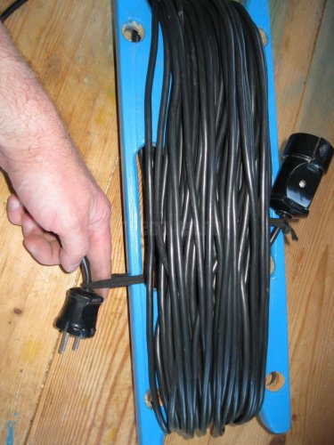 Как наматывать кабель удлинитель на каркас - фиксация для намотки