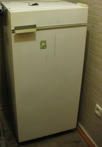 старые холодильники